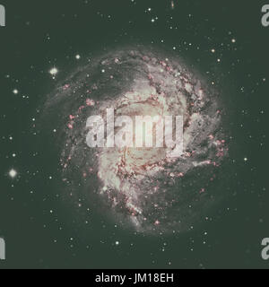 Messier 83, südlichen Pinwheel Galaxie M83 oder NGC 5236 ist eine vergitterte Spiralgalaxie im Sternbild Hydra. Elemente des Bildes von der NASA eingerichtet. Stockfoto