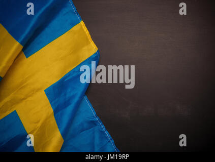 Schwedische Flagge auf einer Kreidetafel mit Platz für Text oder Bild Stockfoto