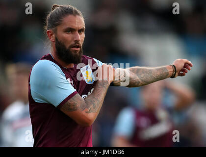 Aston Villa Henri Lansbury während Vorbereitungsspiel am neuen Bucks Kopf, Telford. PRESSEVERBAND Foto. Bild Datum: Mittwoch, 12. Juli 2017. Bildnachweis sollte lauten: Nick Potts/PA Wire. Einschränkungen: EDITORIAL verwenden nur keine unbefugten Audio, Video, Daten, Spielpläne, Verbandsliga/Logos oder "live"-Dienste. Im Spiel Onlinenutzung beschränkt auf 75 Bilder, keine video Emulation. Keine Verwendung in Wetten, Spiele oder Vereinsspieler/Liga/Einzelpublikationen. Stockfoto