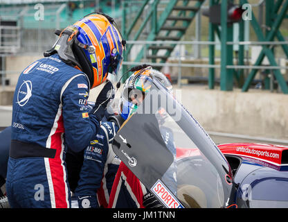 Am Silverstone Circuit, England Fahrerwechsel 8 Stockfoto