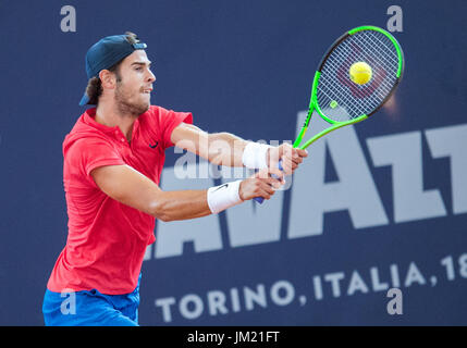 Hamburg, Deutschland. 25. Juli 2017. Karen Khachanov Russlands spielen gegen Rudolf Molleker Deutschlands in der ersten Runde des Herren Einzel bei den Tennis ATP-Tour German Open in Hamburg, Deutschland, 25. Juli 2017. Foto: Daniel Bockwoldt/Dpa/Alamy Live News Stockfoto