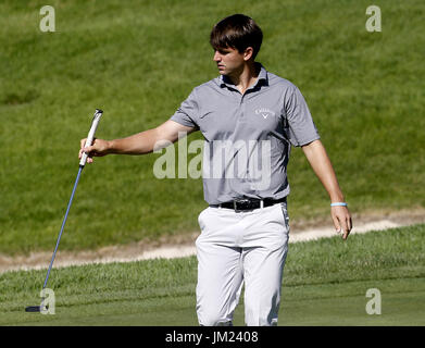 Silvis, Iowa, USA. 14. Juli 2017. Ollie Schniederjans in der zweiten Runde des John Deere Classic in Silvis, Illinois Freitag, 14. Juli 2017. Bildnachweis: Jeff Cook.Quad-City Times/Quad-City Times / ZUMA Draht/Alamy Live News Stockfoto