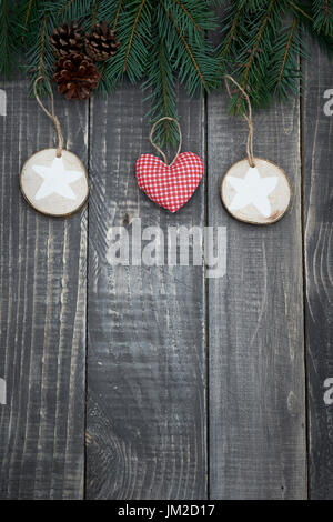 Weihnachts-Dekoration hängen die Pinie Stockfoto