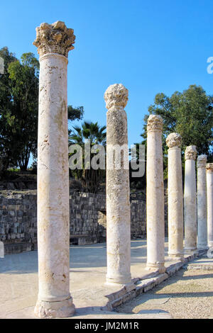 Römische Ruine Säulen stehen noch in Beit She'an Israel. Stockfoto