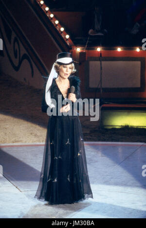 Deutsche Opersängerin Anneliese Rothenberger, Deutschland 1980er Jahre. Deutsche Opernsängerin Anneliese Rothenberger, Deutschland der 80er Jahre. Stockfoto