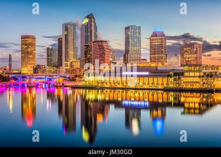 Tampa, Florida, USA Skyline Innenstadt am Fluss. Stockfoto