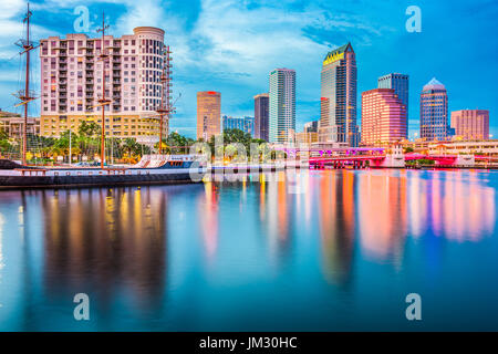 Tampa, Florida, USA Skyline Innenstadt am Fluss. Stockfoto