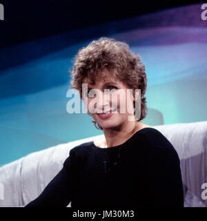 Deutsche Plant und Regisseurin Susanne Uhlen, Deutschland 1980er Jahre. Die deutsche Schauspielerin und Regisseurin Susanne Uhlen, Deutschland der 80er Jahre. Stockfoto