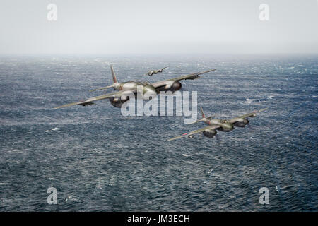 De Havilland Mosquito Fighter Bomber der RAF Coastal Command über eine raue Nordsee auf ihrem Weg besetzten Küstenschiffahrt Ziele im Deutschen zum Angriff Stockfoto