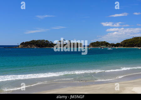 Blick über Piraten Bucht auf Eaglehawk Neck auf Tasman Halbinsel, Tasmanien, Australien Stockfoto