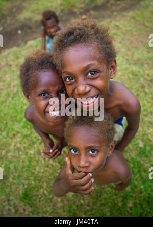 Gruppe des Lächelns Ni-Vanuatu Kinder von oben gesehen, Provinz Malampa, Malekula Insel, Vanuatu Stockfoto