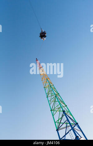 Bungee-sprung Fahrt am Jahrmarkt in der Alten Stadt Kissimmee Florida/. Stockfoto