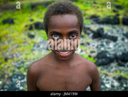 Porträt einer lächelnden Kind mit großen Augen, Provinz Malampa, Ambrym Insel, Vanuatu Stockfoto