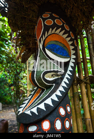 Malte Grade Statue im Wald machte mit Baumfarnen, Ambrym Insel, Fanla, Vanuatu Stockfoto