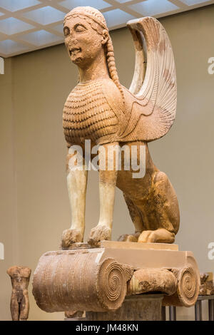 Sphinx von Naxos Statue, Archäologisches Museum, Delphi, Zentral-Griechenland, Griechenland Stockfoto