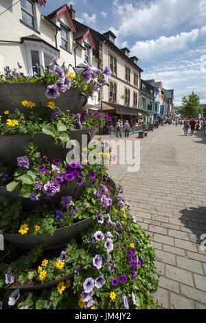 Stadt Keswick, England. Malerische Sommer Blick auf Keswick Main Street. Stockfoto