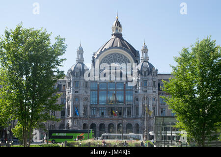 Antwerpen, Belgien - 26. Mai 2017: Hauptbahnhof Bahnhof Antwerpen Centraal in Antwerpen, Belgien Stockfoto