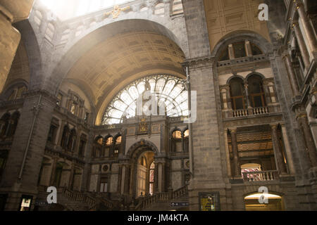 Antwerpen, Belgien - 26. Mai 2017: Hauptbahnhof Bahnhof Antwerpen Centraal in Antwerpen, Belgien Stockfoto