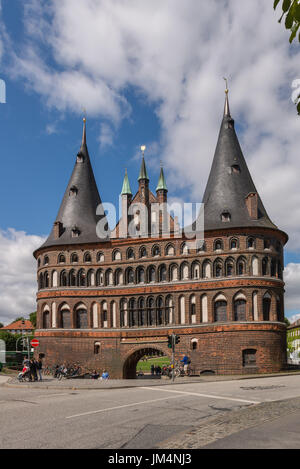 Holstentor, mittelalterlichen Stadttor, Lübecker Wahrzeichen, Hanseatic Stadt von Lübeck, UNESCO-Welterbe, Ostsee, Schleswig-Holstein, Deutschland, Europa Stockfoto