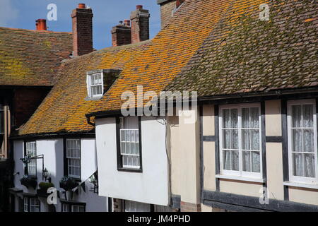 HASTINGS, UK - 22. Juli 2017: 16. Jahrhundert gerahmt und mittelalterliche Fachwerkhäuser in der Altstadt von Hastings Stockfoto