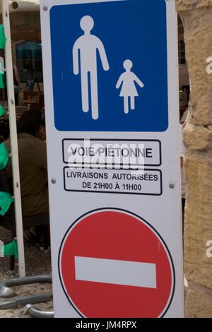 Kein Eintrag Zeichen in Fußgängerzone, Bergerac, Dordogne, Frankreich Französisch Stockfoto