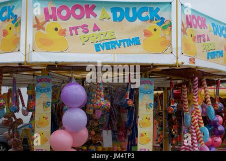 Haken Sie eine Ente Messegelände an masham Steam Fair, masham ausgeht, North Yorkshire, Großbritannien Stockfoto