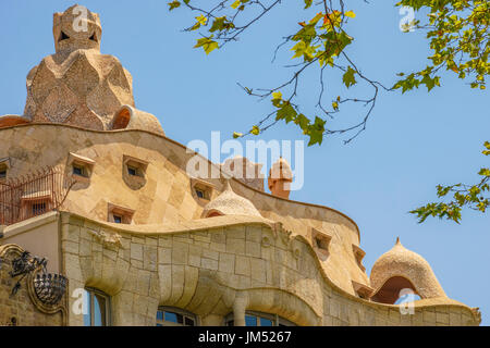 Casa Milla, Details der Fassade des Hauses durch den Architekten Antonio Gaudi, 22. Mai 2016 in Barcelona, Spanien Stockfoto