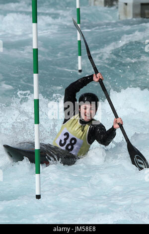 Kayleigh Parsons konkurriert bei Lee Valley White Water Centre bei britischen Auswahl für das Team GB für europäischen und Weltmeisterschaften. Stockfoto