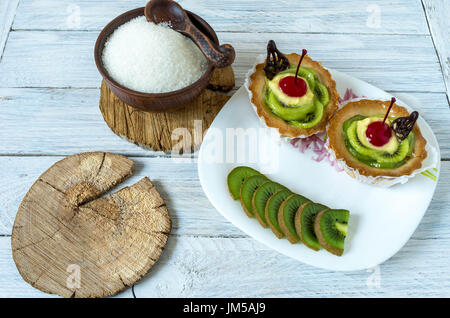 Kinder Menü von Süßigkeiten und Obst. Menü für Kinder. Stockfoto