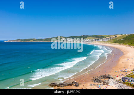 Mit Blick auf die schönen goldenen Sandstrand am Putsborough Sands Devon England UK Europa Stockfoto