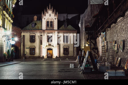 Krakauer Altstadt in der Nacht. Die Kirche des Herrn Verklärung, Pijarska Straße Stockfoto