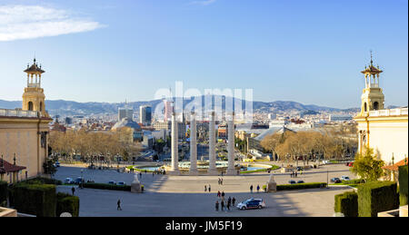 BARCELONA, Spanien - März 10: Panoramablick auf der Placa De Espanya und Brunnen von Montjuic Hügel am 10. März 2014 Stockfoto