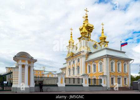 Peterhof, Russland - Juni 03.2017 The Palace Church of Saint Peter and Paul Stockfoto