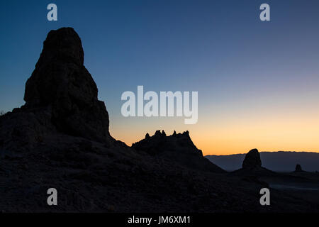 Sonnenaufgang am Trona Pinnacles in der kalifornischen Wüste Wüste Stockfoto