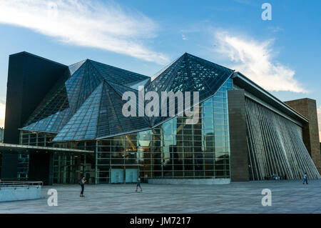 Shenzhen Concert Hall in Shenzhen, China, entworfen vom Architekten Arata Isozaki, Provinz Guangdong, China Stockfoto