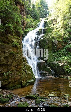 Kamienczyk Wasserfall im Riesengebirge in Polen Stockfoto