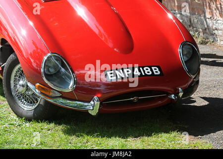 Ein rotes Auto Jaguar E-type Stockfoto