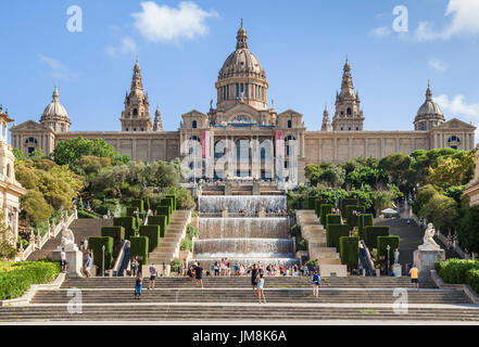 Barcelona-Catalunya Spanien Barcelona Stadt Palau Nacional National Art Museum of Catalonia Plaça de Les Cascades Wasserkaskade Montjuic-Barcelona-Spanien Stockfoto