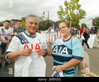 Harrison, Vereinigte Staaten von Amerika. 25. Juli 2017. Tottenham Hotspurs Fans besuchen Internation Champions Cup-Spiel zwischen Tottenham Hotspurs und AS Roma auf roten Bullen Arena Roma gewann 3-2 Credit: Lev Radin/Pacific Press/Alamy Live News Stockfoto