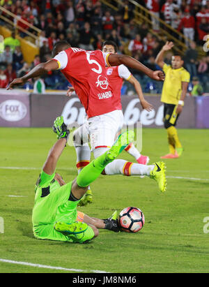 Bogota, Kolumbien. 25. Juli 2017. Independiente Santa Fe von Kolumbien und Fuerza Amarilla Ecuadors im Spiel für die zweite Phase wichtige 8, die Copa CONMEBOL Sudamericana 2017 Nemesio Camacho El Campin Stadium in Bogota Stadt Credit gespielt: Andres Moreno/Pacific Press/Alamy Live News Stockfoto