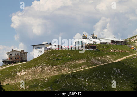 Kabel Carbuildings auf dem Monte Baldo am Gardasee. Italien Stockfoto