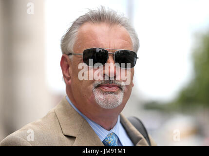 Ian Bailey und der Court of Appeal in Dublin nach seinem Urteil über seine gescheiterte Klage gegen den Staat über Sophie Toscan du Plantier Mord Anfrage. Stockfoto