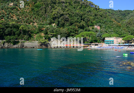 Der Strand von Paraggi in der Nähe von Portofino, Ligurien Stockfoto