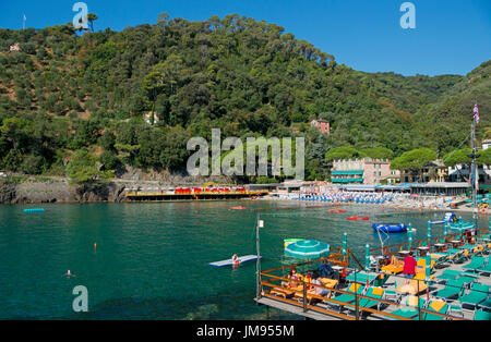 Der Strand von Paraggi in der Nähe von Portofino, Ligurien Stockfoto