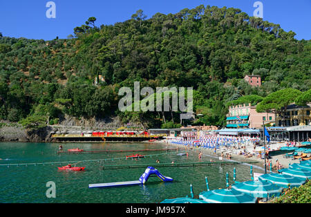 Der Strand von Paraggi in der Nähe von Portofino, Ligurien Stockfoto