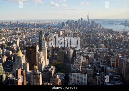 Luftaufnahme von Midtown und lower Manhattan aus dem Empire State building von New York City USA Stockfoto