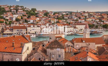 Vogelperspektive Blick auf Trogir, Kroatien, Dalmatien, Adria, ein UNESCO-Weltkulturerbe. Stockfoto