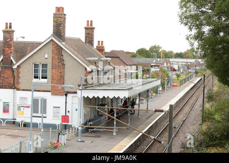 Größere Anglia trainiert Burnham auf Crouch Station Stockfoto