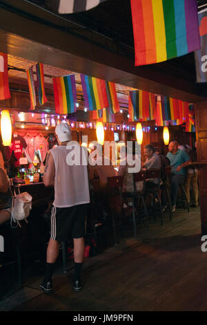 Stonewall Inn Gay Bar an der Christopher Street in Greenwich Village, New York - USA Stockfoto