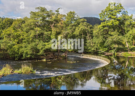 Horseshoe Falls Wehr und Feeder Quelle für Llangollen Kanal auf dem Fluss Dee nordwestlich von Llangollen Denbighshire North Wales UK September 59605 Stockfoto